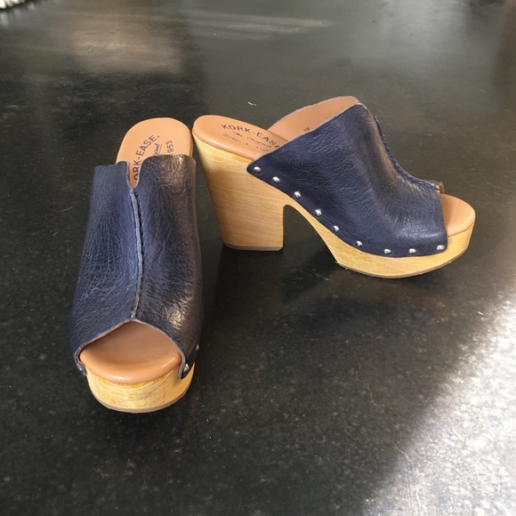 Kork-Ease Shoes - Kork-ease navy heels
